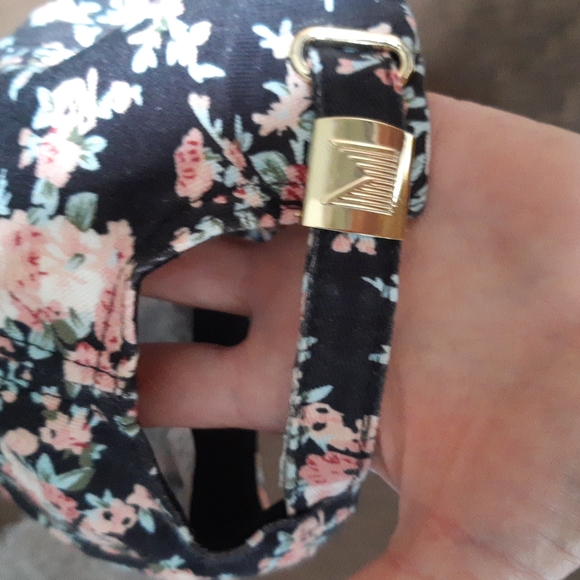 🇨🇦***MPOMPON Floral Cap / Adjustable - Picture 5 of 7